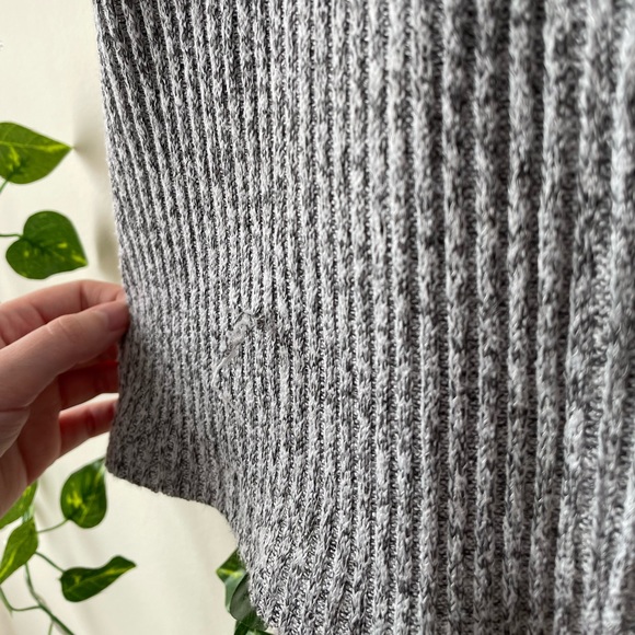 Short-sleeve knitted cardigan | Grey | Size Sm - Picture 2 of 3